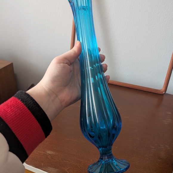 Vintage Glass Swung Vase - Picture 6 of 6
